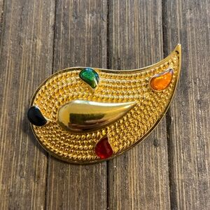 Vintage 1970’s AVON Tear Drop Paisley Brooch Gold Tone